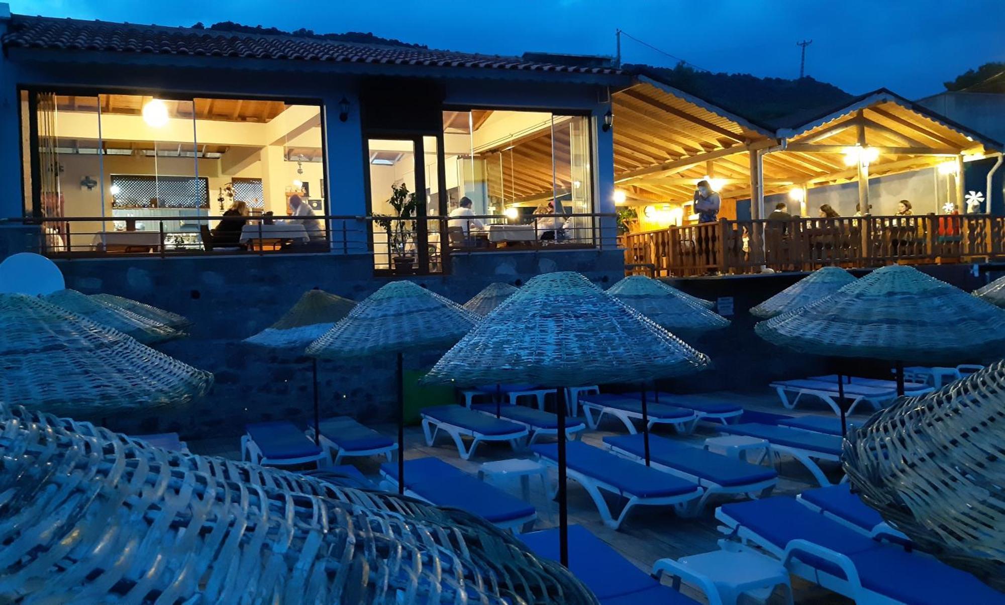 Assos Nazan Motel Restoran Beach Sokakagzi Luaran gambar